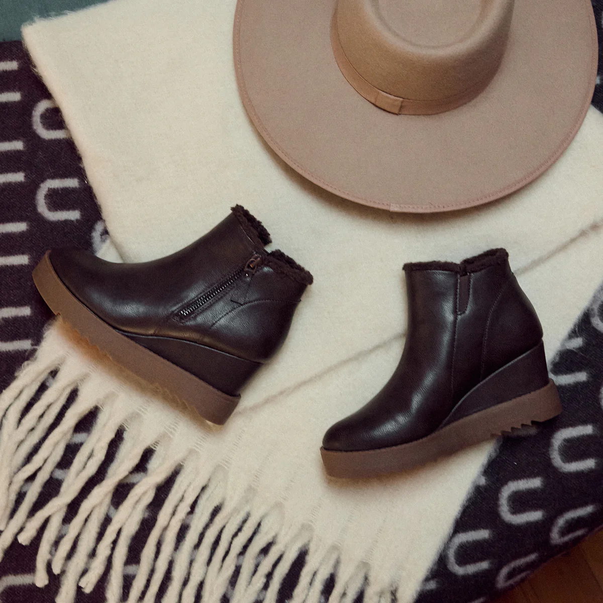 Analia Shearling Boot - Image 5