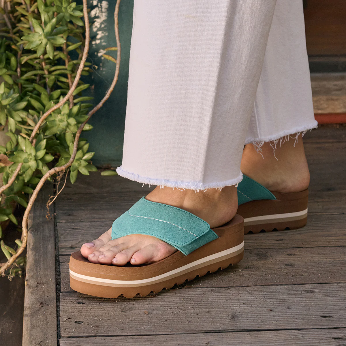 Calica Flatform Sandal - Image 13