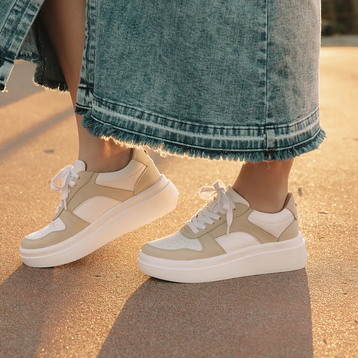 Emma Flatform Sneaker - Image 7