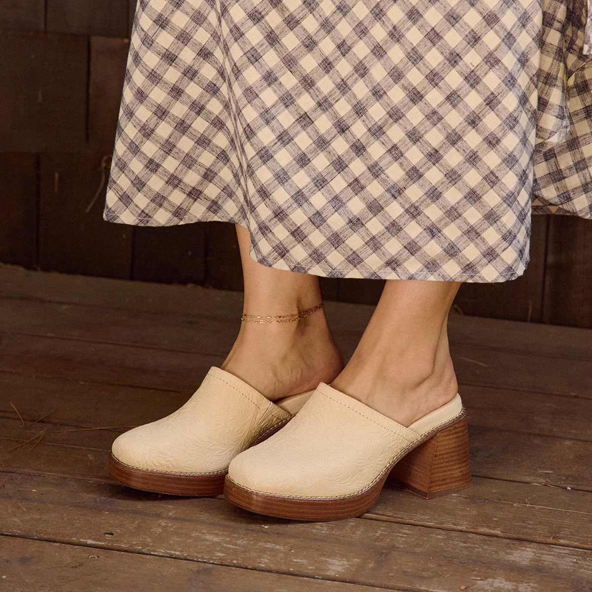 Ivaria Platform Clog - Image 13