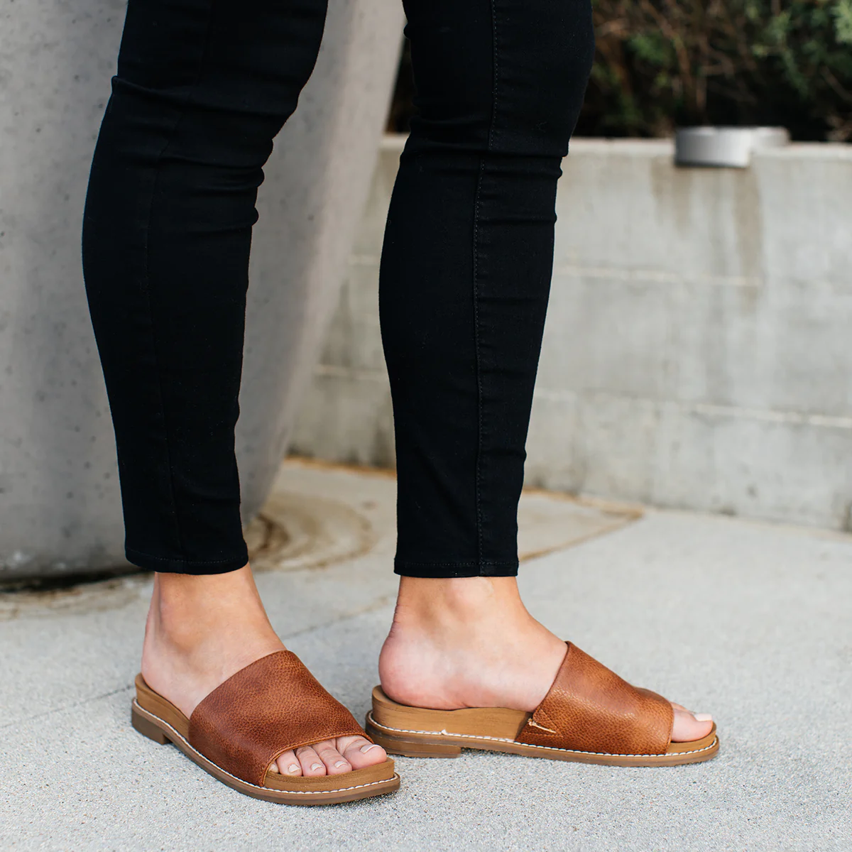 Kalo Slide Sandal - Image 6