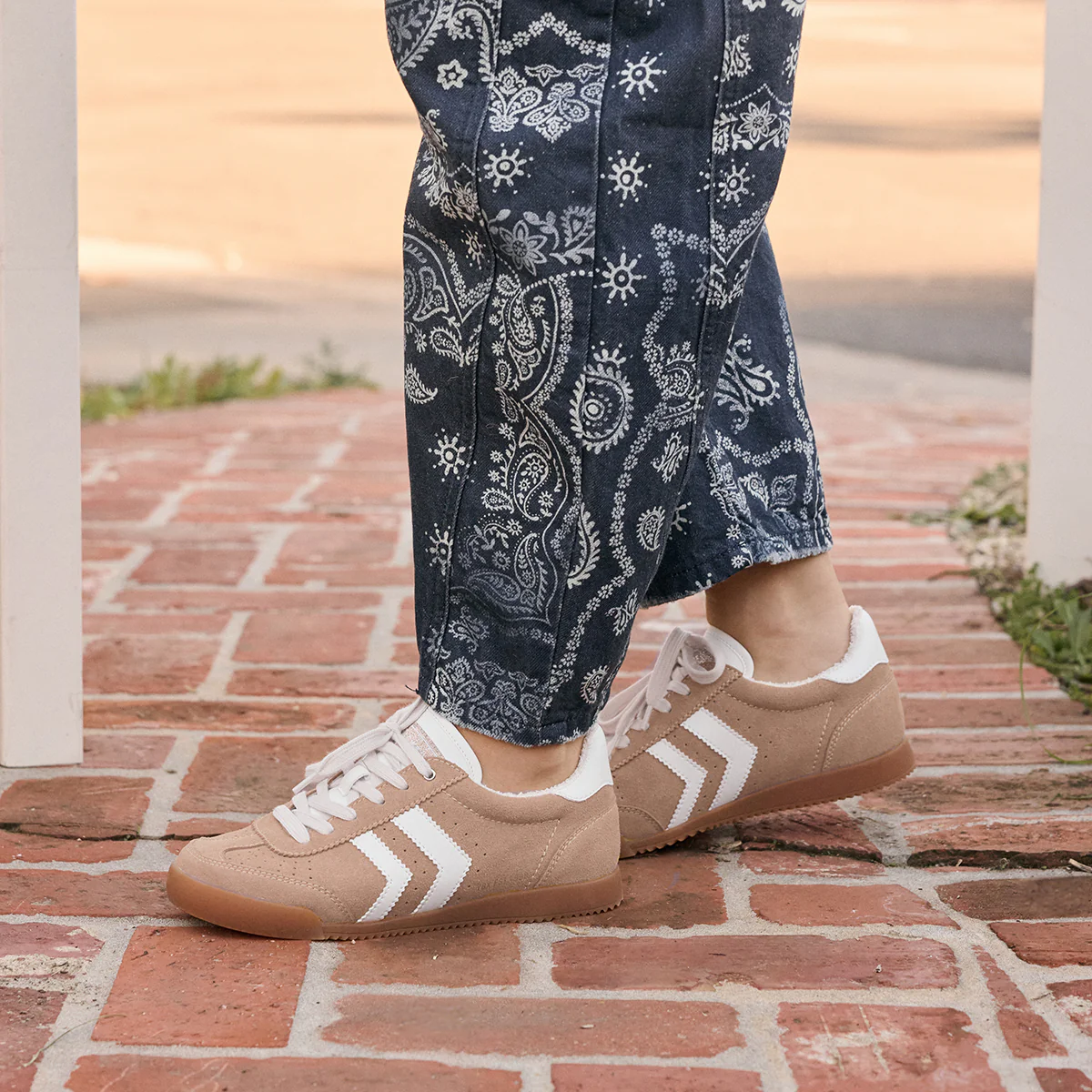 Neevan Lace-Up Sneaker - Image 52
