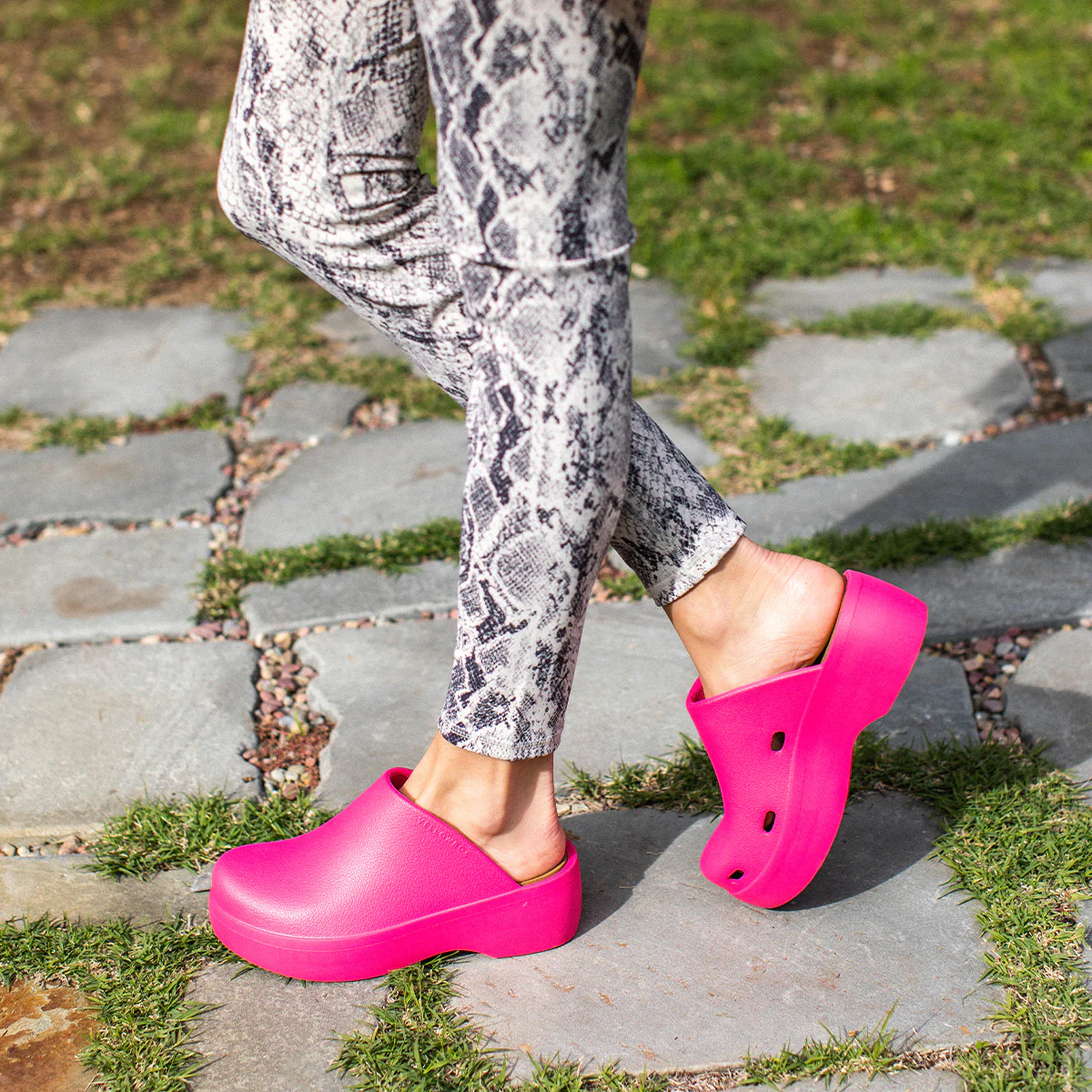 Zippy Clog - Image 25